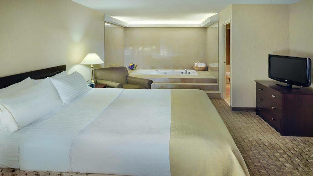 Holiday Inn Guelph Hotel & Conference Centre, An Ihg Hotel Bagian luar foto
