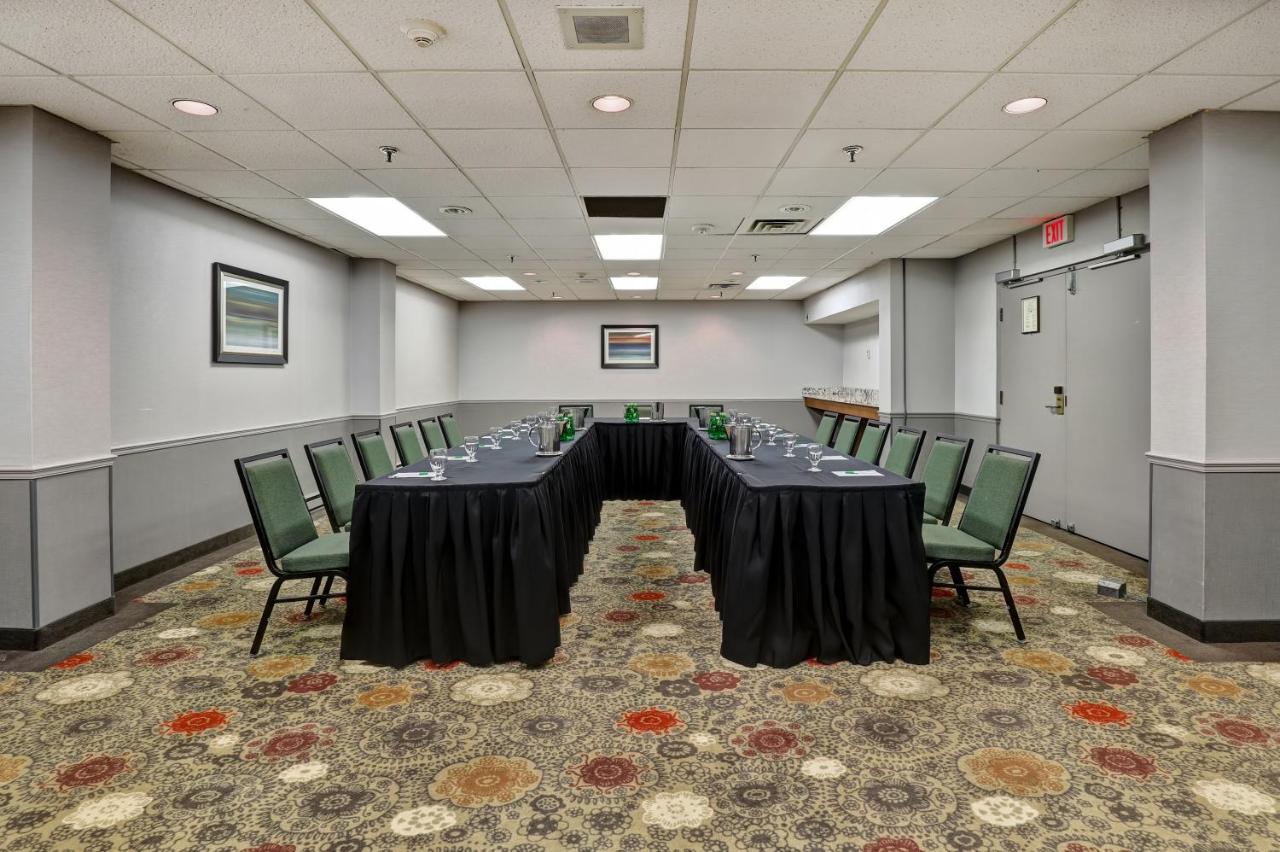 Holiday Inn Guelph Hotel & Conference Centre, An Ihg Hotel Bagian luar foto